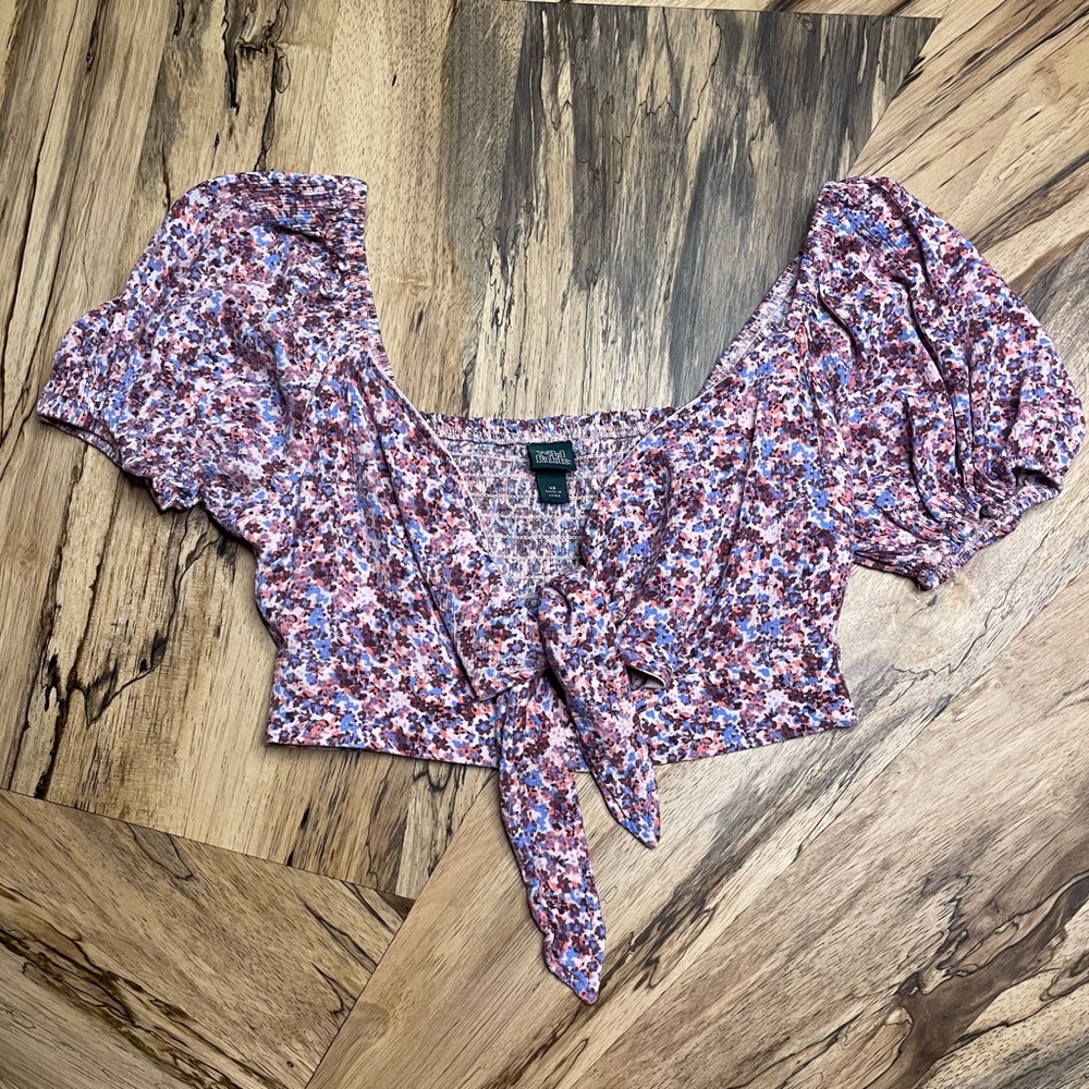 Wild fable flower crop top women’s size XS